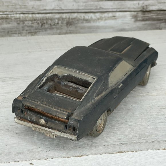 Rare Popular Imports 1969 Ford Mustang Barn Find Resin Sculpture Gray 7” - Picture 2 of 7
